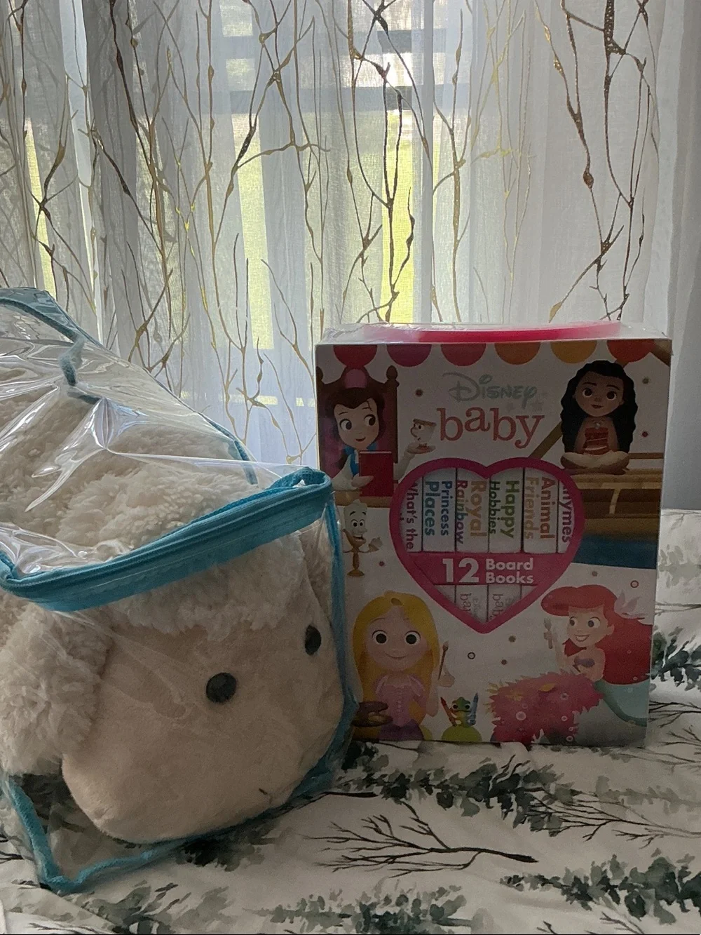 Disney Baby Board Book Set with PILLOW PAL LAMP. NEW